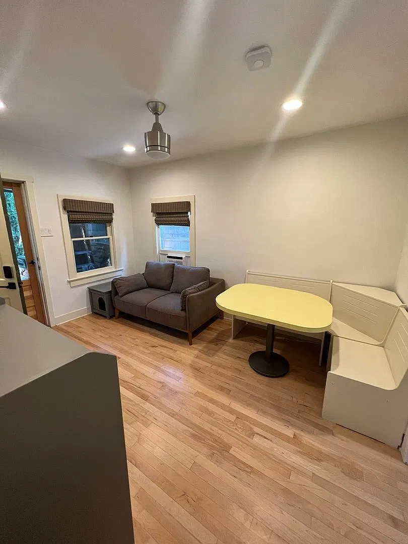 Modern 2 Bed / 1 Bath ADU in Orange - Walking Distance to Chapman University & Old Town Orange! — Photo 4