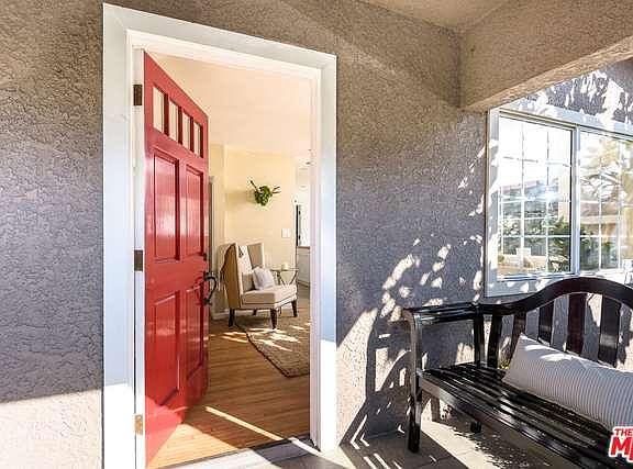 3rd image of 6511 Romaine St