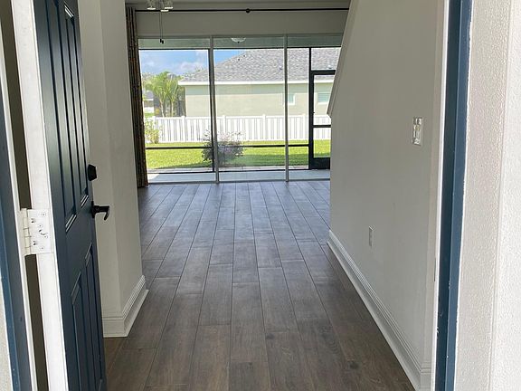 ENTRY WAY VIEW TO GREAT ROOM