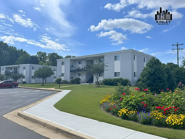 Clemmons Village Apartments — Photo 15
