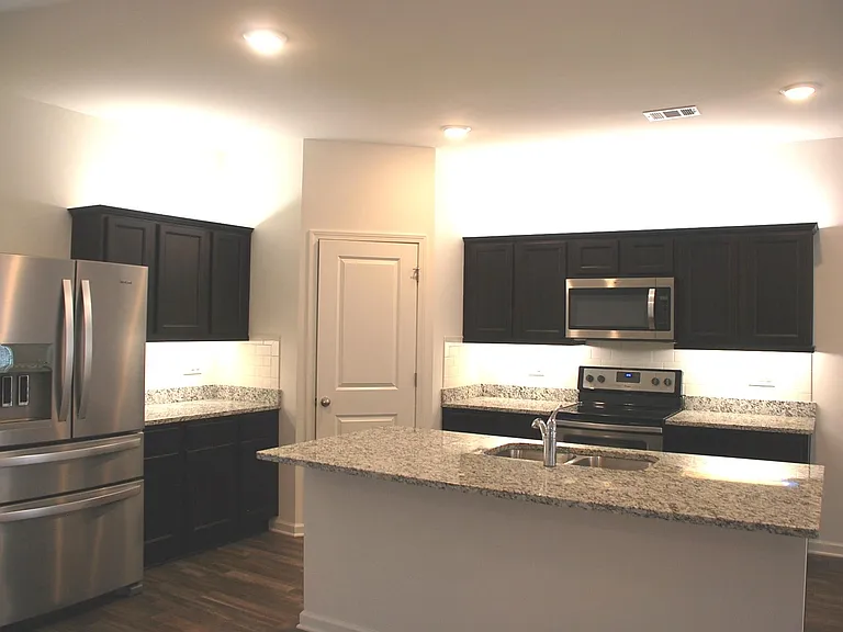 4685 Bluffton Ct — Photo 7