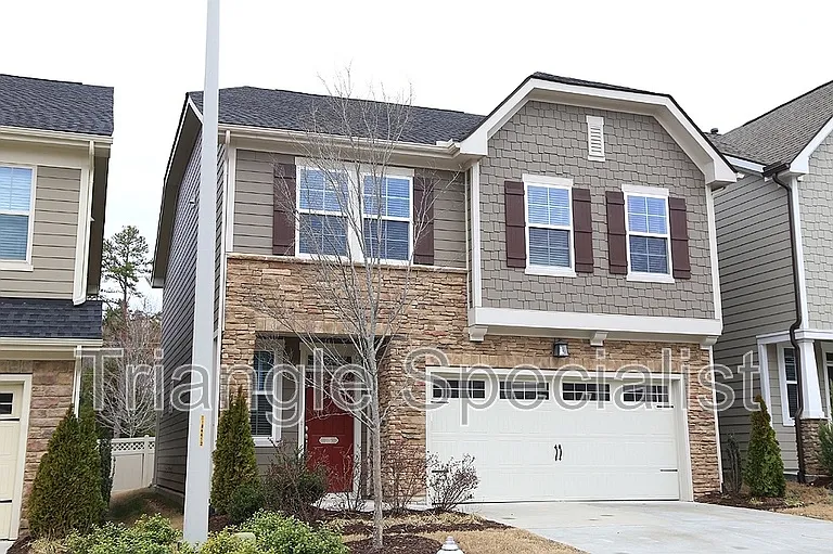 215 Begen St — Photo 2
