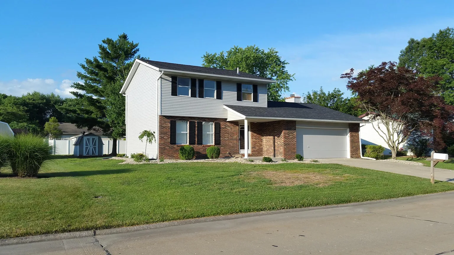 304 Fieldcrest Dr photo 1