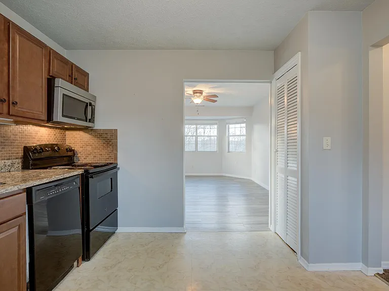 9311 Preston Hwy #2 — Photo 5