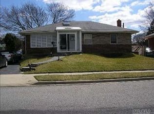 3674 Courtney Ln, Bethpage, NY 11714