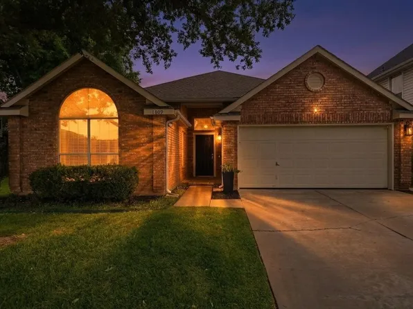 1809 Armstrong Dr, Flower Mound, TX 75028