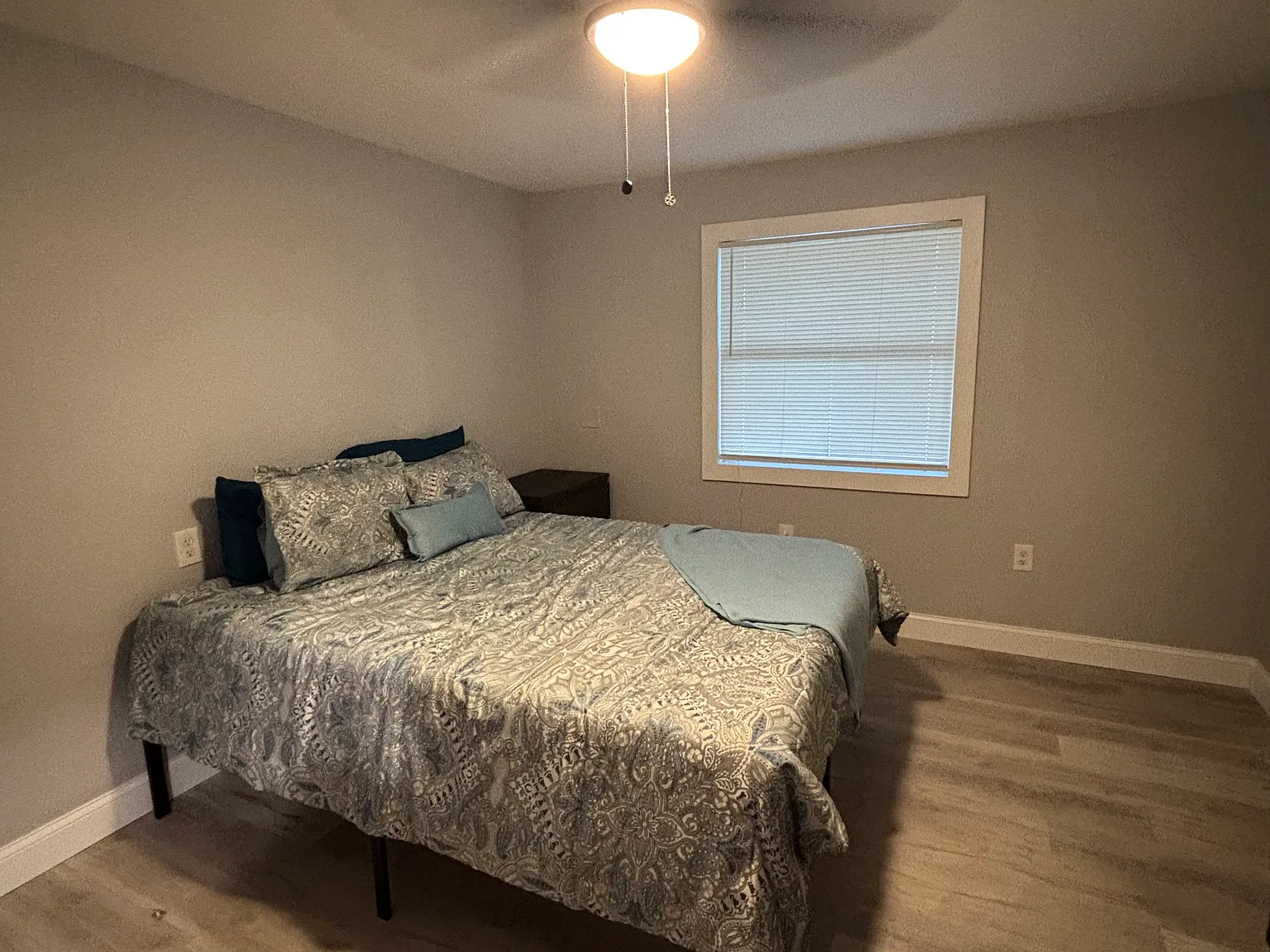 3 bed, 1404 sqft, $1,000 — Photo 4