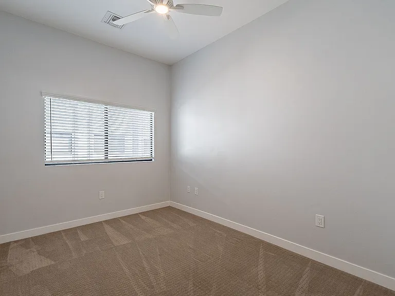 1645 E Cheery Lynn Rd — Photo 28