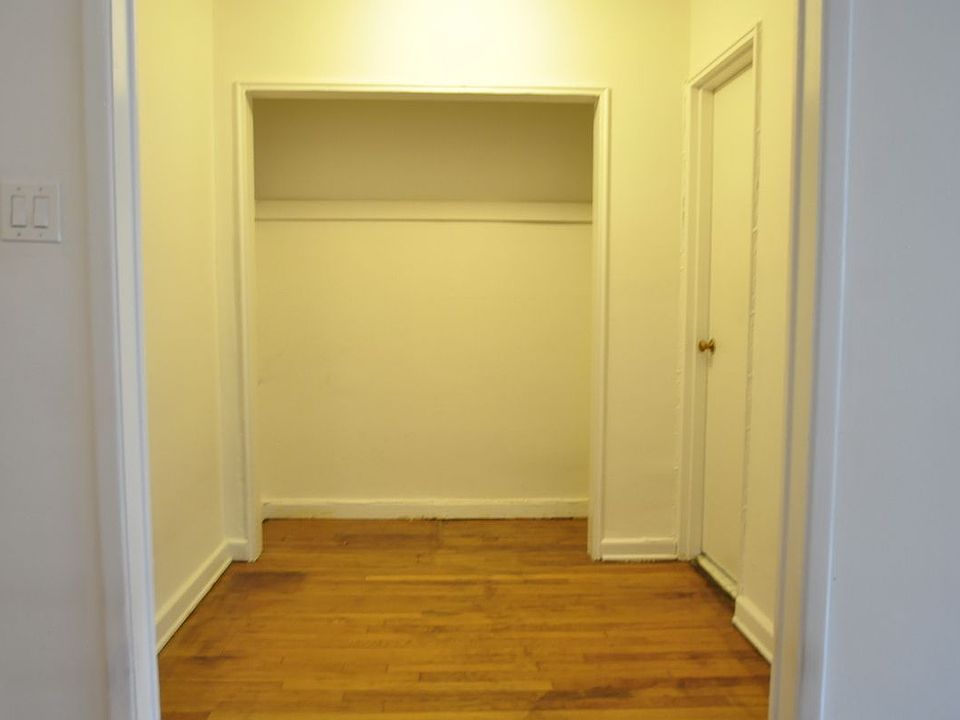 1st image of 12516 83rd Dr APT 6G
