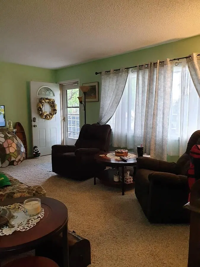 2820 Sampson St — Photo 3