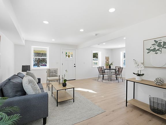 4th image of 2323 Mole Rd
