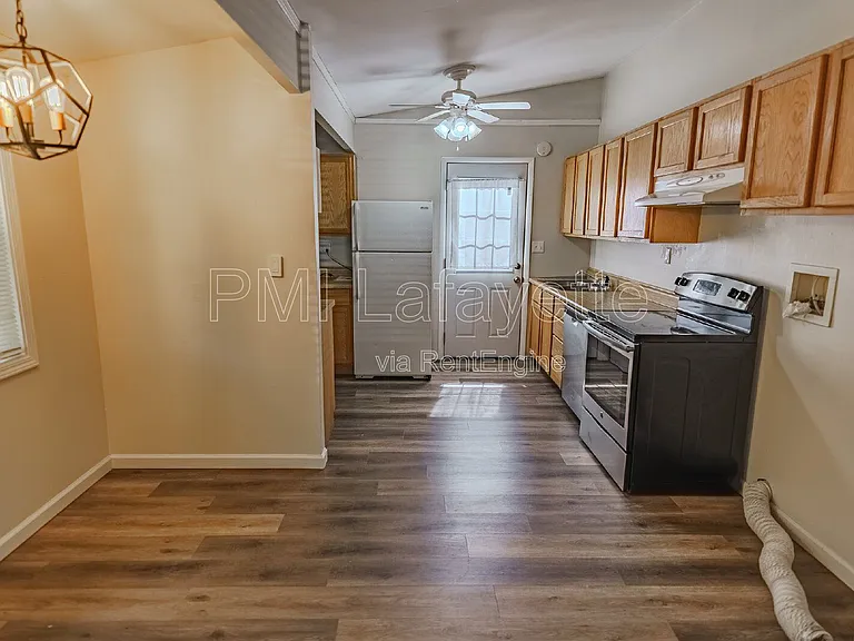 2760 Medford St — Photo 7