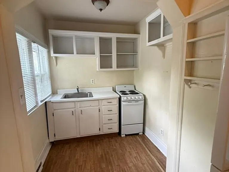 405 W Davis St #B — Photo 5