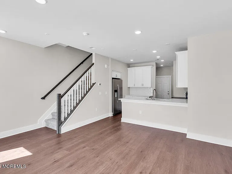 201 Sunset Ave #112 — Photo 4