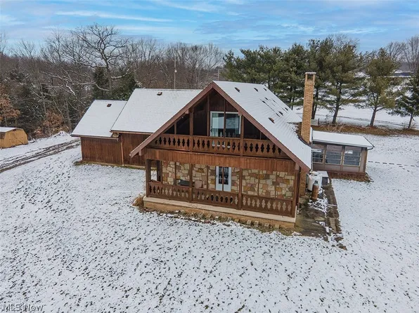 1054 Torrence Dr, Wellsville, OH 43968