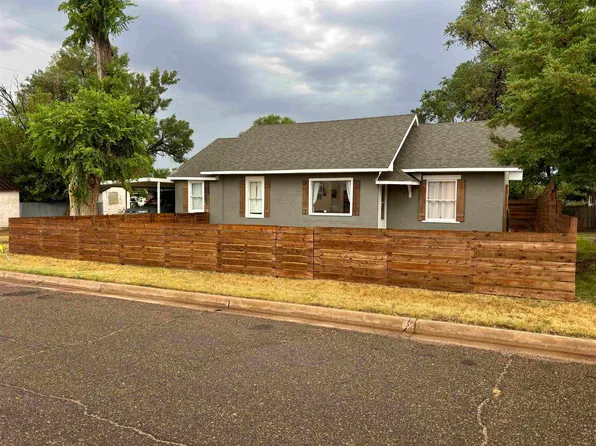 116 E 4th St, Beaver, OK 73932