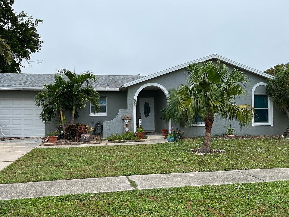 Front view of house from mailbox on Ridgeway Drive.