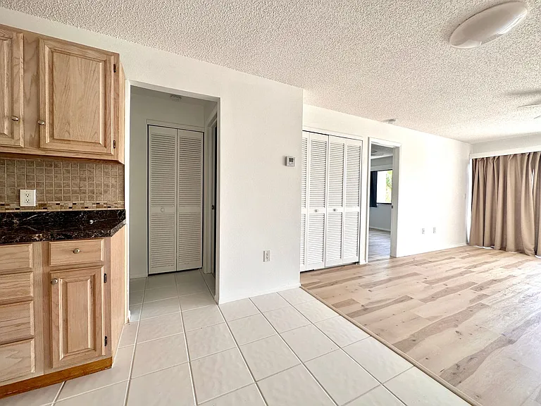 1001 W Marion Ave #9 — Photo 28