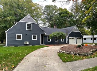 800 E Dixon Ave, Charlevoix, MI 49720