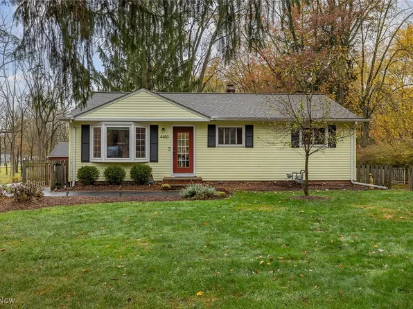 4480 Martin Dr, North Olmsted, OH 44070