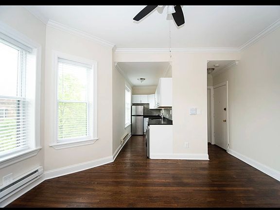 4th image of 919 W Waveland Ave
