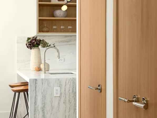 269 Eckford Street image 8 of 10