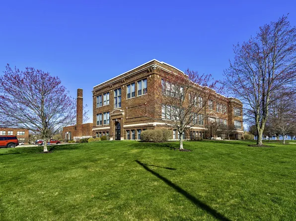 460 Broadway Street #204, South Haven, MI 49090