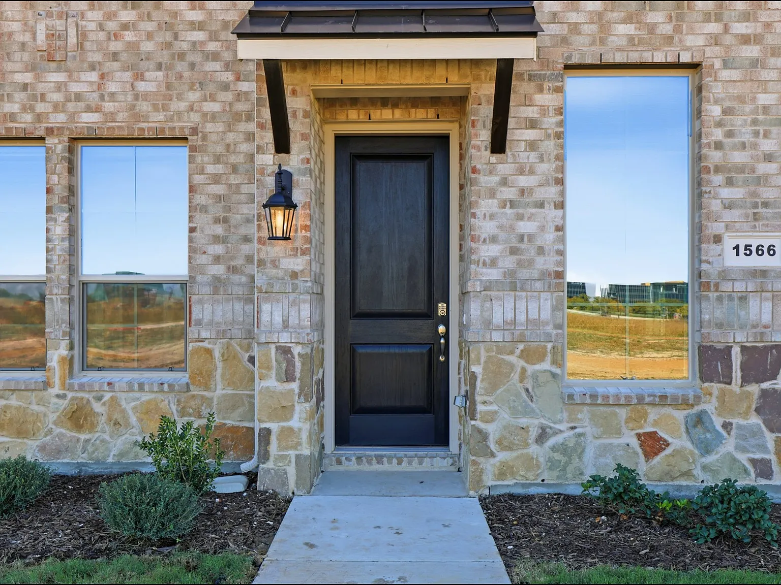 4 bed, 3.5 bath, 1736 sqft, $2,900 — Photo 3