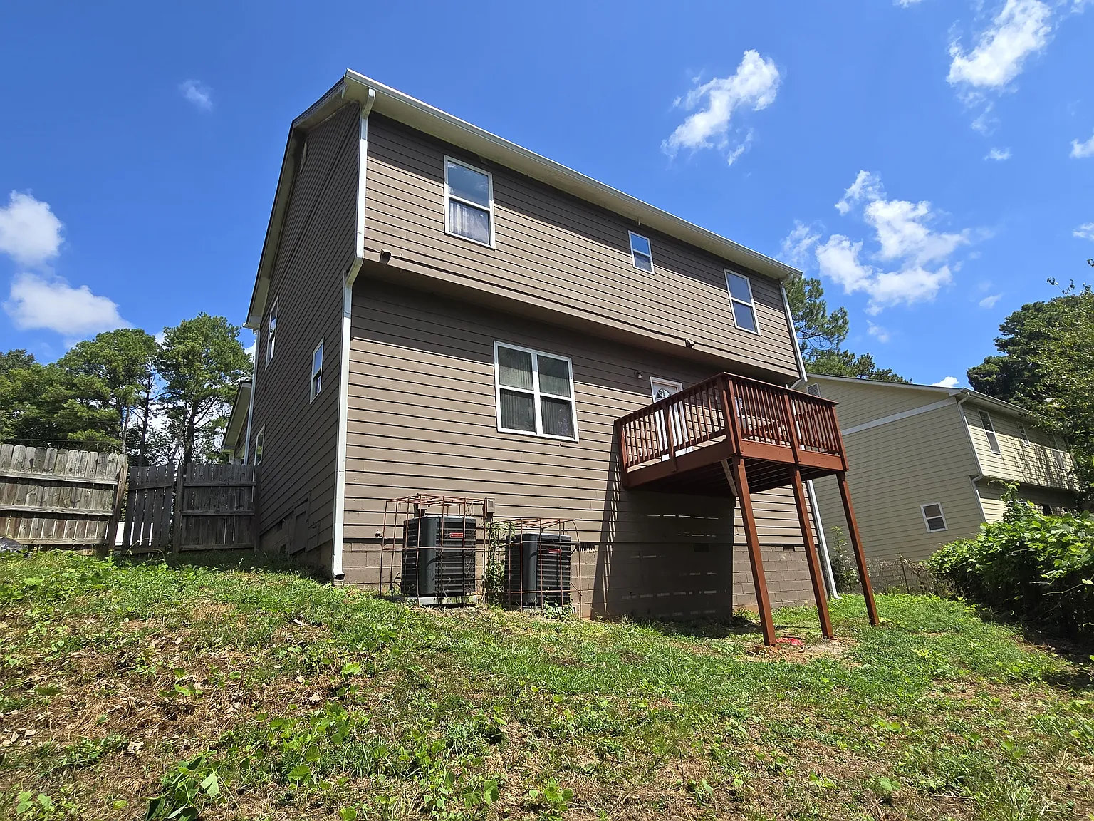 5 bed, 2058 sqft, $3,700 — Photo 3
