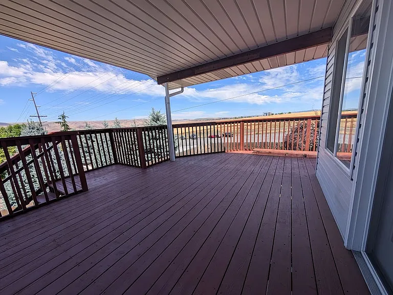 935 Cypress Ct #A — Photo 2