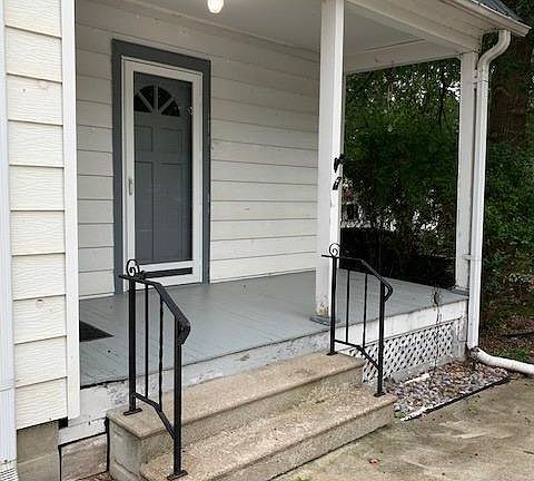 2nd image of 1007 E Washington Ave
