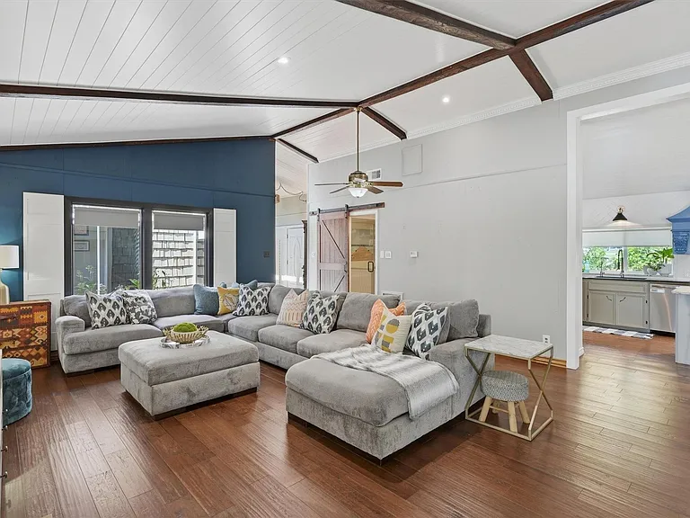 3218 Sunrise Ct — Photo 5