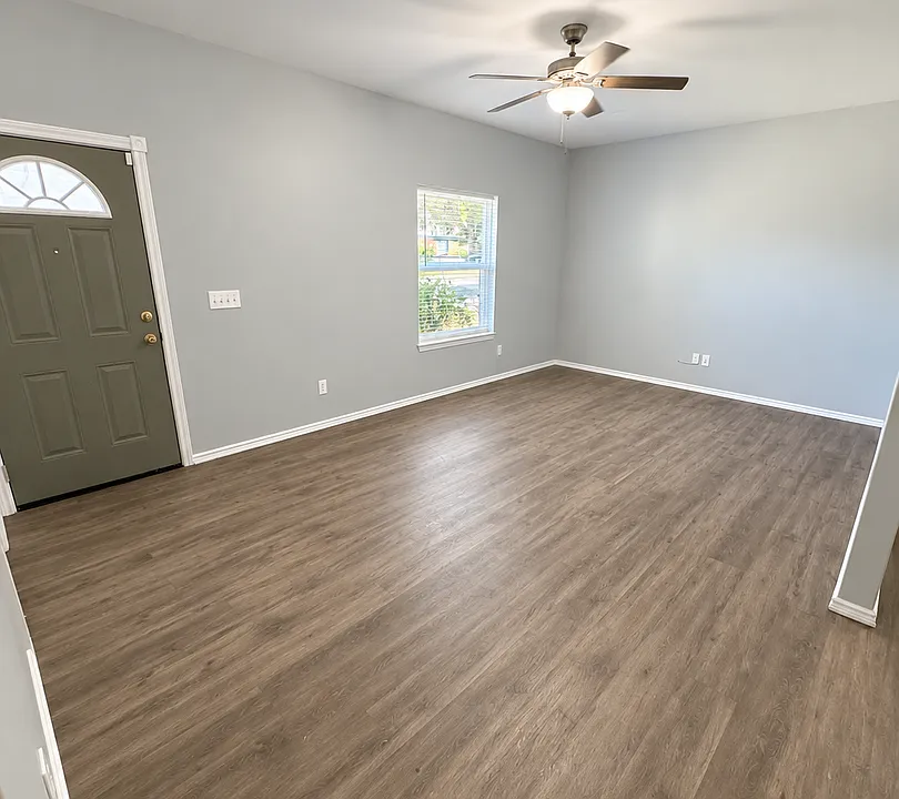 1137 N Estelle Ave