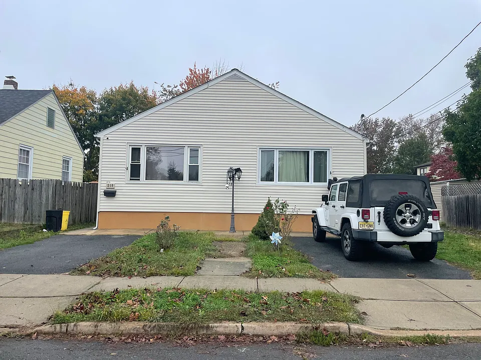218 Edmund St #B