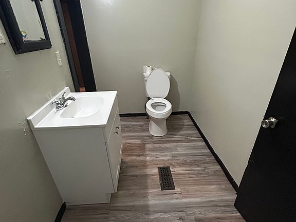 4th image of 460 Broad St APT 8