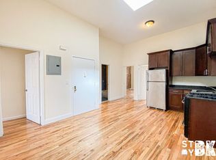 140 Grove St #3G, Brooklyn, NY 11221