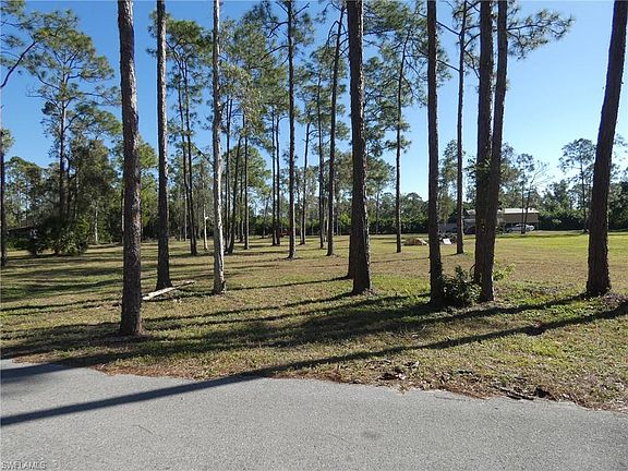 3rd image of 15910 Husky Ln