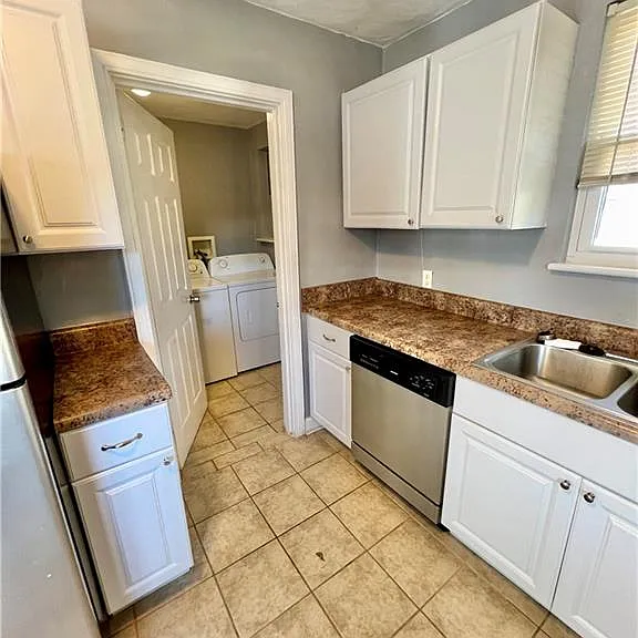 210 Pennsylvania Ave #1 — Photo 15