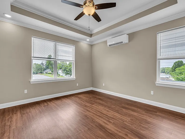 702 Moore St — Photo 13