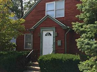 21 Sunset Ter, Cranston, RI 02905