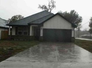 1105 5th St, Hempstead, TX 77445