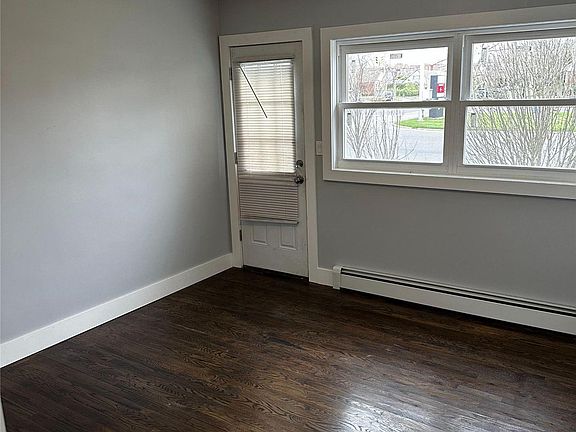 3rd image of 401 Lincoln Blvd Floor 1