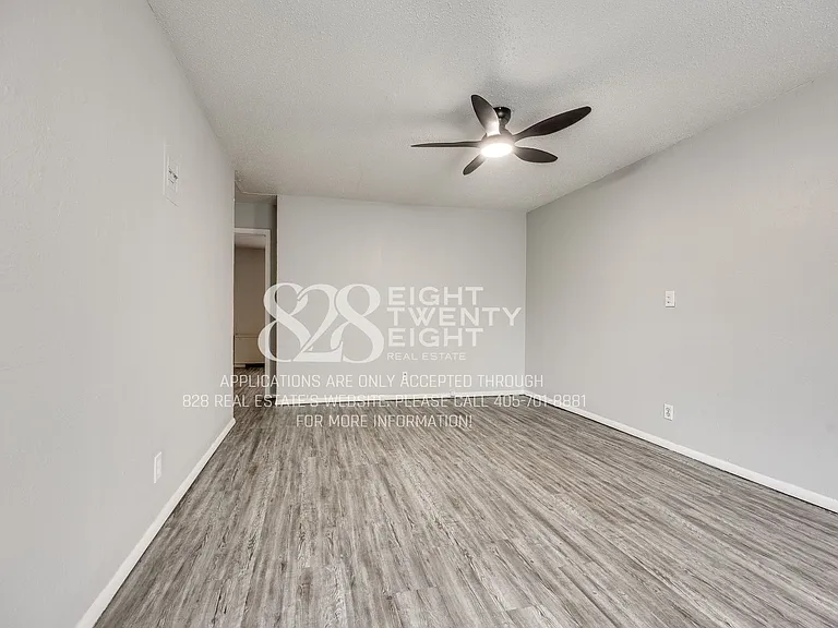 900 Halray Dr — Photo 5