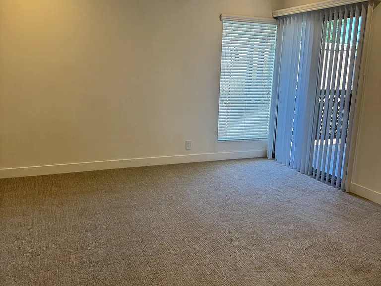 1515 The Glens Apartments — Photo 38