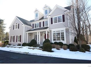 3 Cottonwood Chase Rd, Norwalk, CT 06851