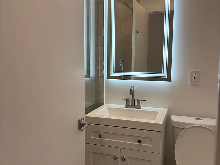 1708-1710 N Gramercy Pl #101 — Photo 2