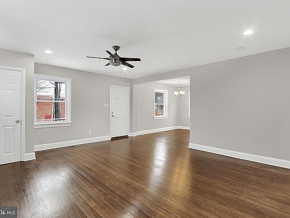 4th image of 4605 Hazelwood Ave