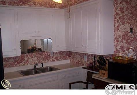 KITCHEN 2.jpg