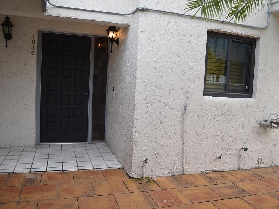 1st image of 1816 Village Ct #1816