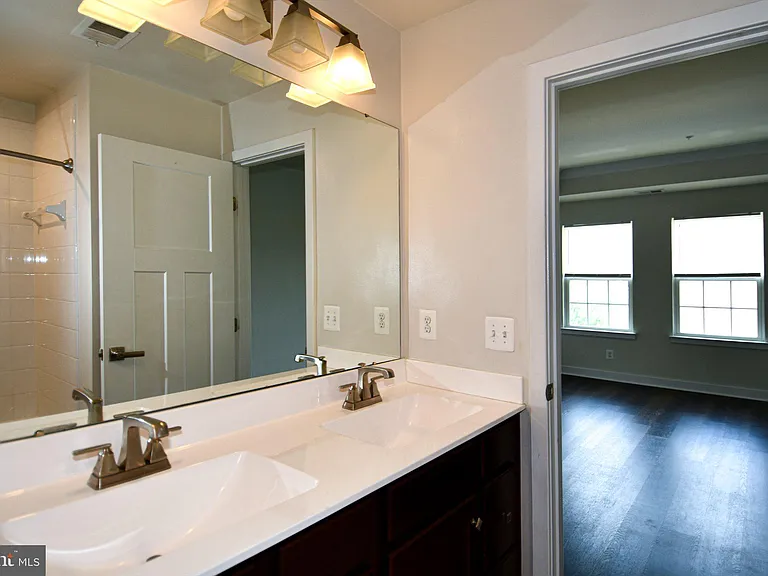 4917 Crest View Dr — Photo 11